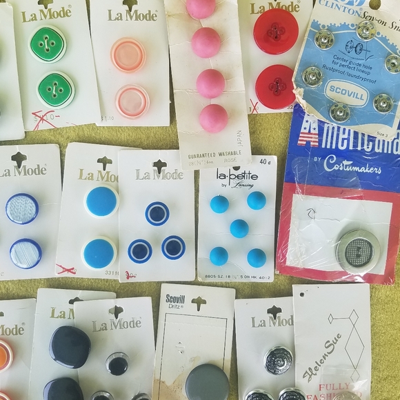 Vintage New Old Stock Buttons Lot 36 Vtg La Mode & More - Picture 6 of 14